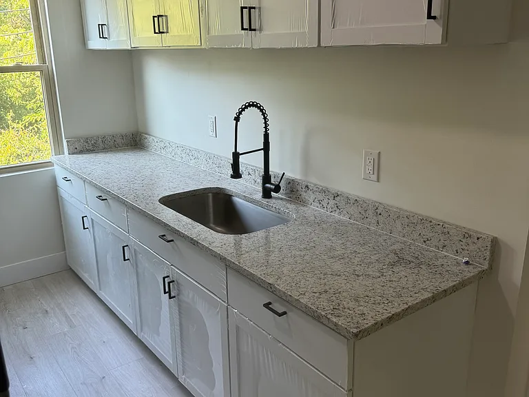 900 Mill St #6 — Photo 1