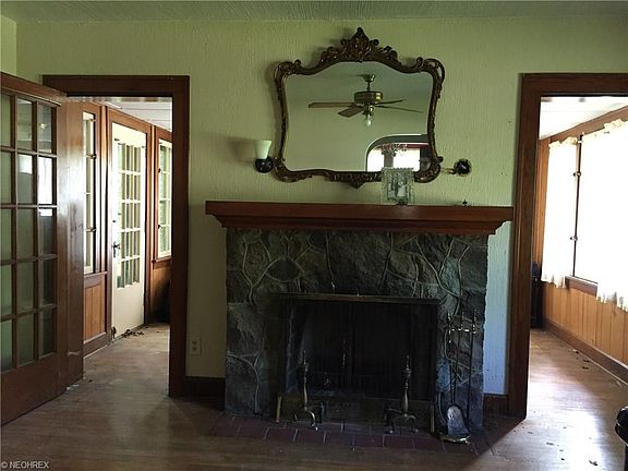 5th image of 545 Glacierview Dr