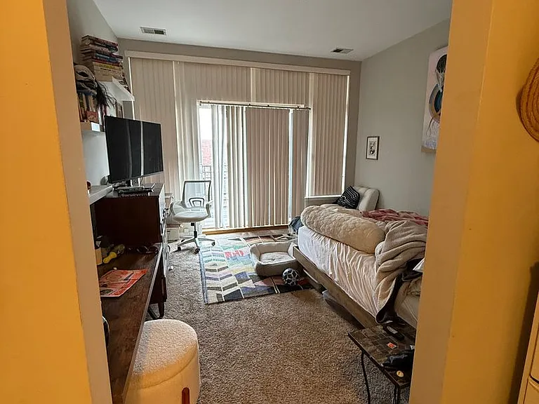 1542 N Damen/2010 W Pierce — Photo 14