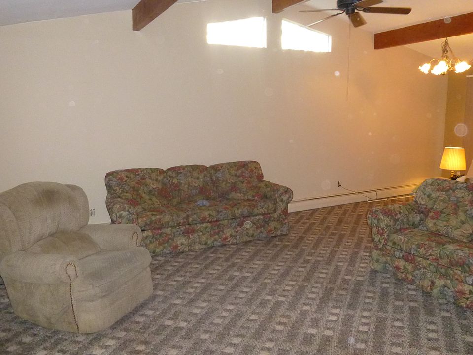 Living room / dining room