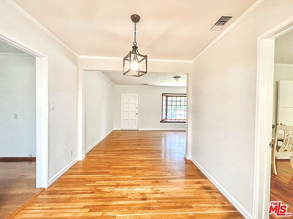 5th image of 6905 Oak Park Ave