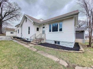 220 13th St, Silvis, IL 61282