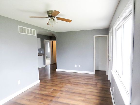 3rd image of 339 E Vine St