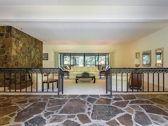 4th image of 8680 Mount Rushmore Dr