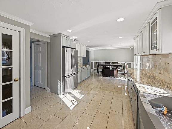 2nd image of 34 Conservation Dr