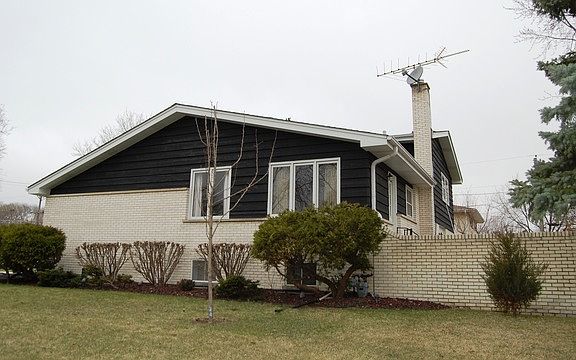 2nd image of 925 Marshall Dr