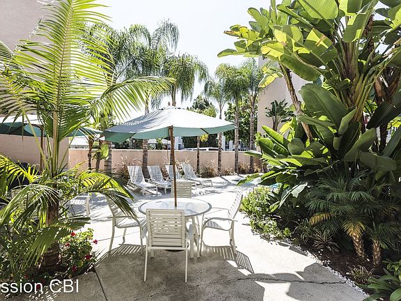 3rd image of 1621 La Playa Ave APT 02