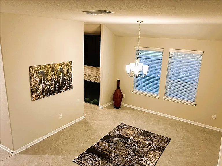 1402 Central Heights Dr — Photo 3