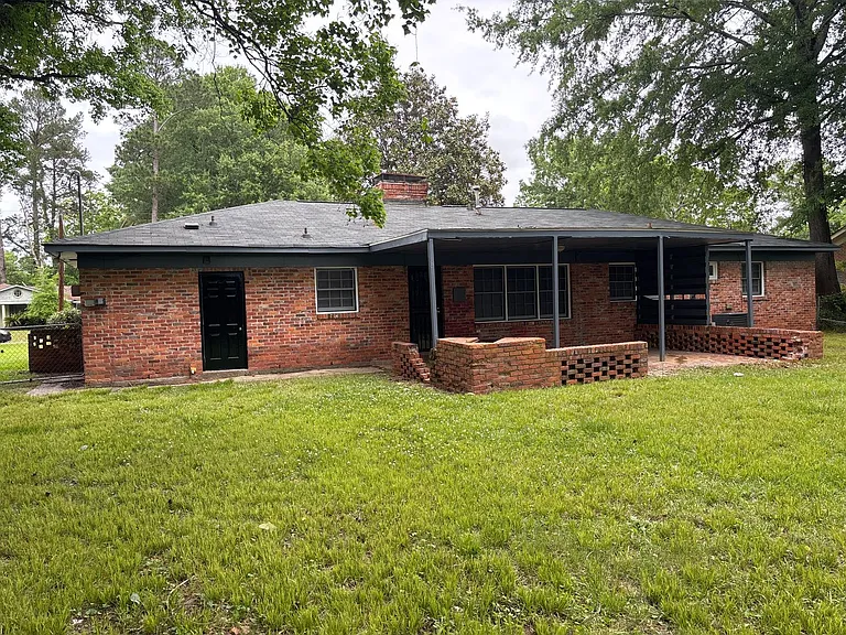 2724 Forsyth Ln — Photo 15