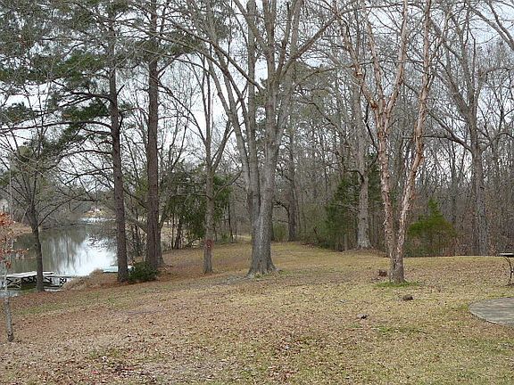 3rd image of 90 Lake Haven Dr