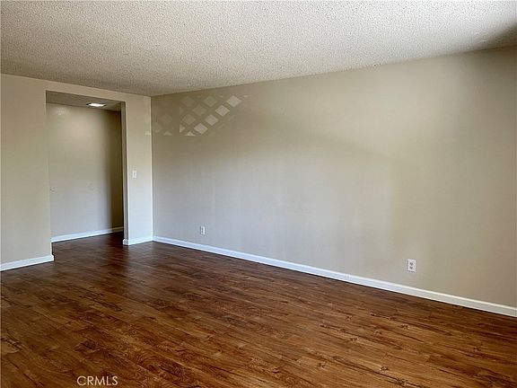 3rd image of 2064 Evergreen St
