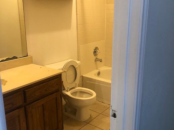 4th image of 2710 Sherry St #B