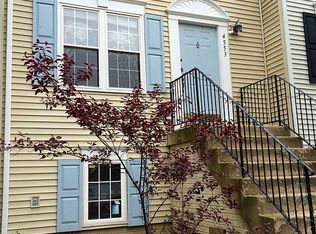 4553 Penny Tree Pl, Chantilly, VA 20151