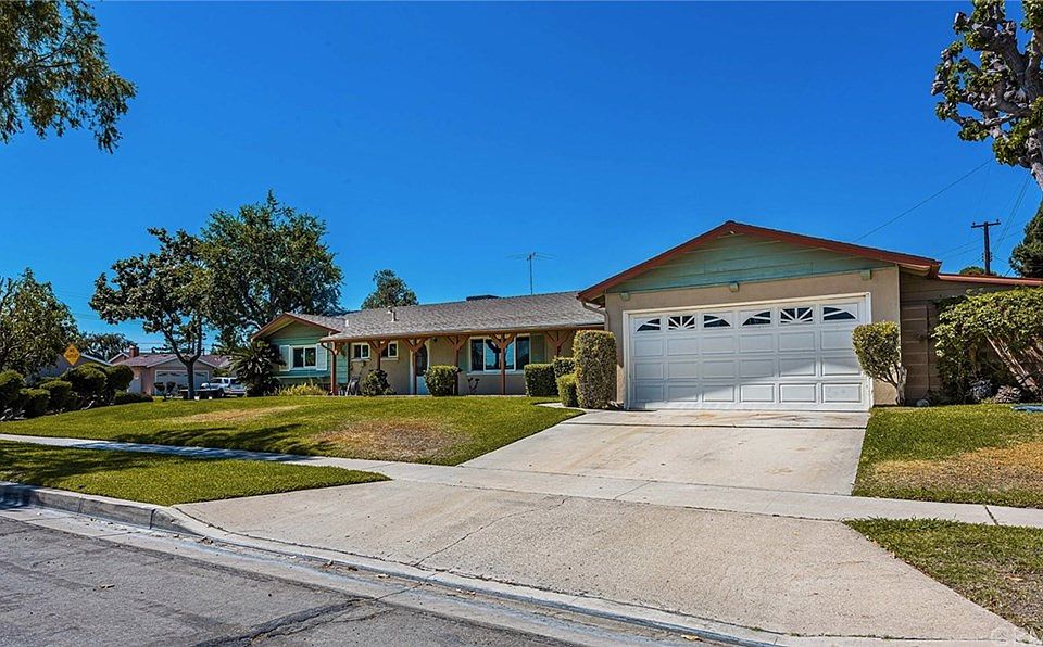 1st image of 1136 S Groveland Pl