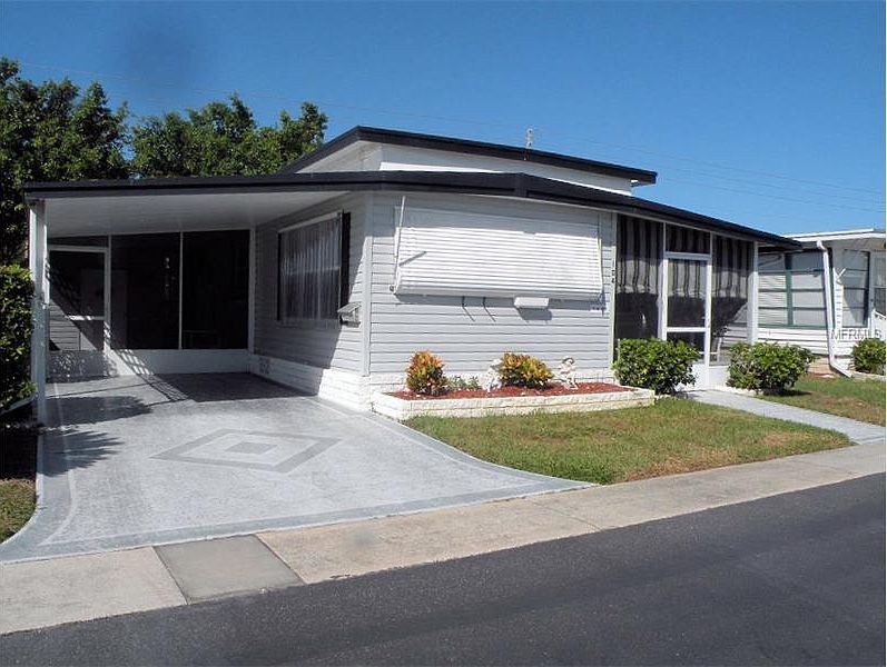 1st image of 104 Pindo Palm St W #104
