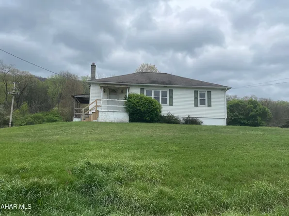 1106 Townview Ln, Claysburg, PA 16625