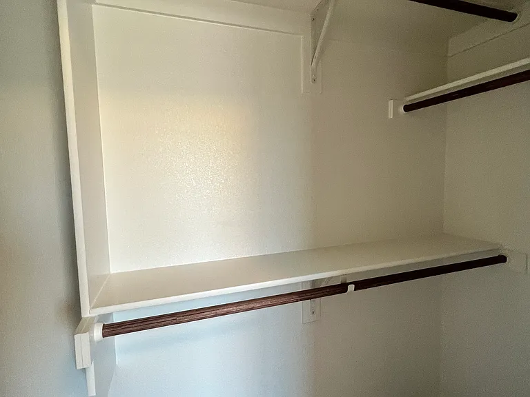 1204 Sumner St — Photo 17