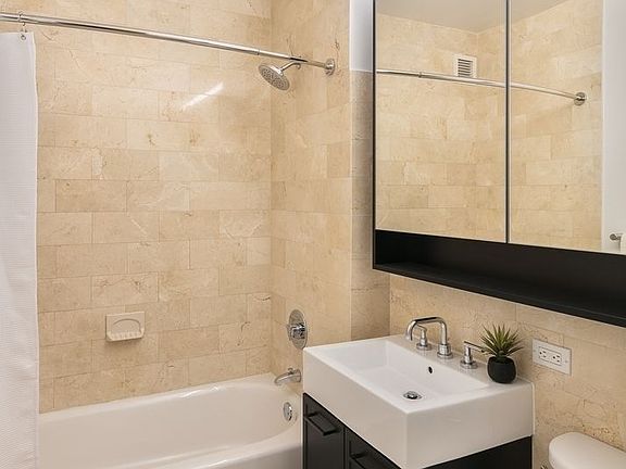 5th image of 67 Wall St APT 11F