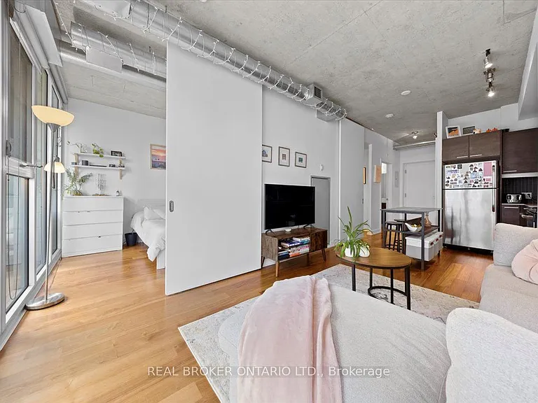 354 Gladstone Ave #503 — Photo 16