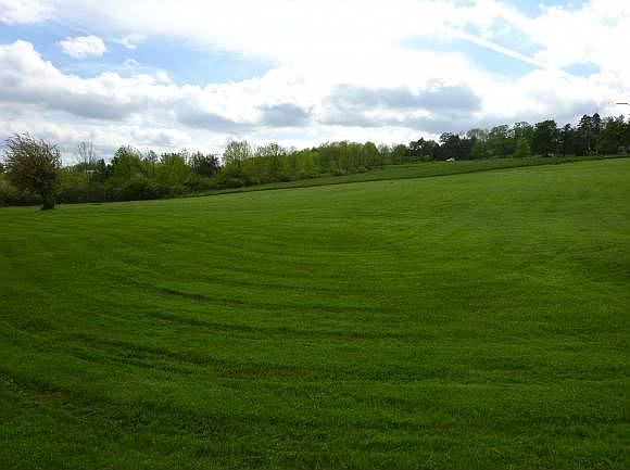 2nd image of 39 Higby Rd