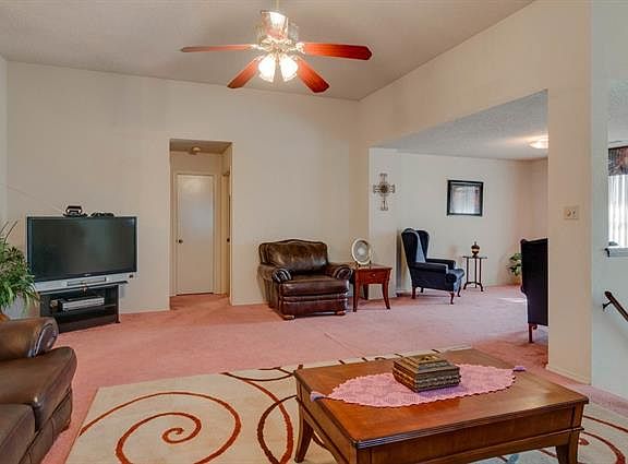 5th image of 1417 Chaucer Dr