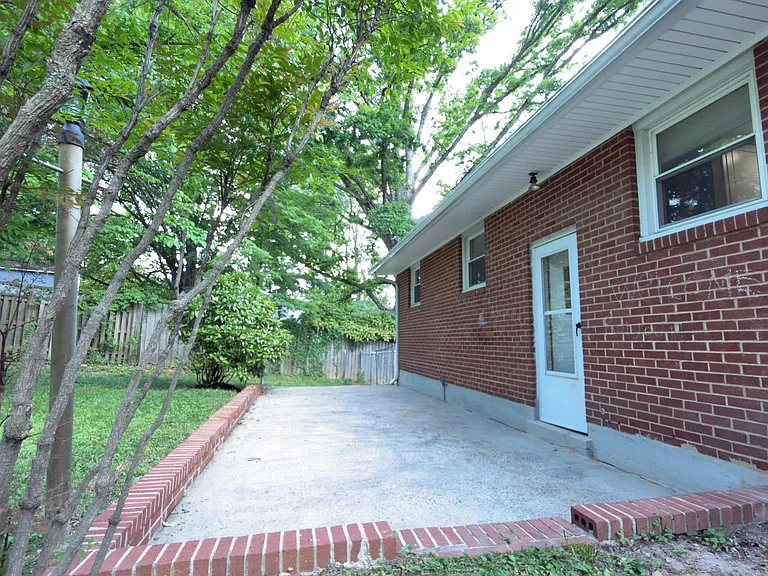 556 Orchard St NW — Photo 16