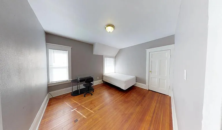 1418 E Genesee St — Photo 18