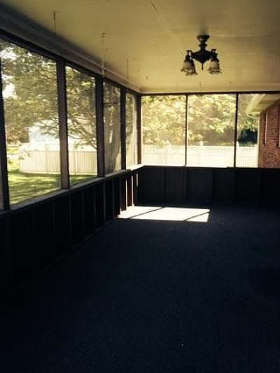 1st image of 220 Batham Ln