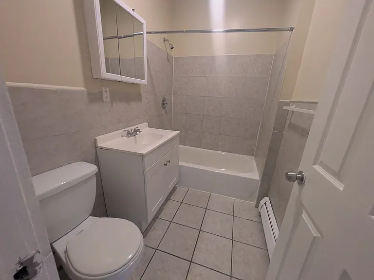 59 Derby Ave #O2R — Photo 11
