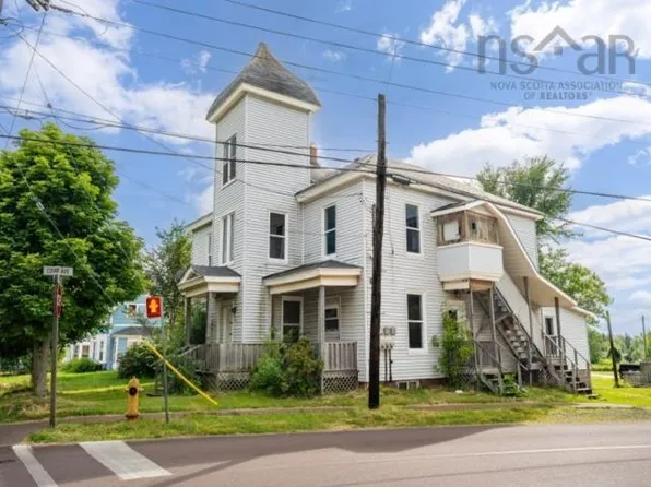 9 Victoria St W #B, Amherst, NS B4H 1B7