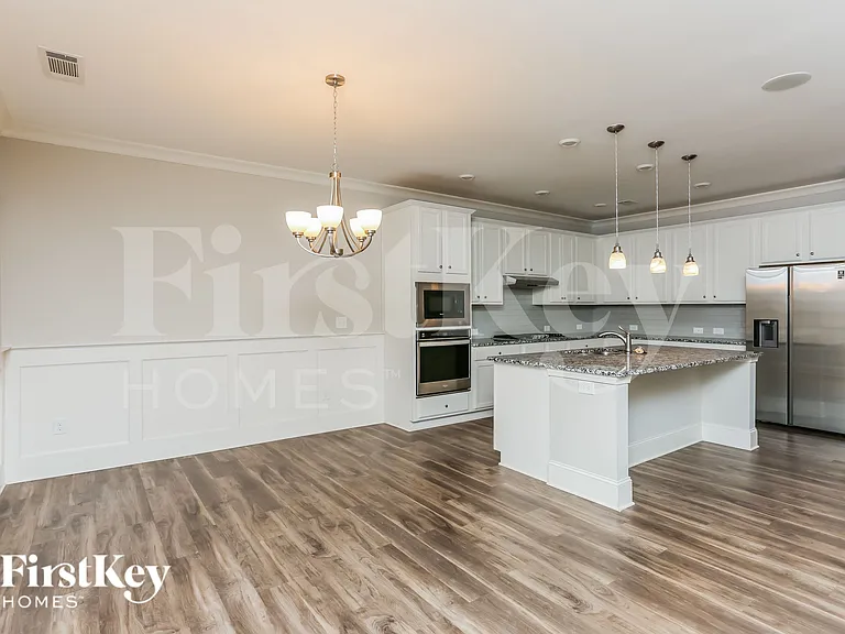 4541 Banshire Cir — Photo 5