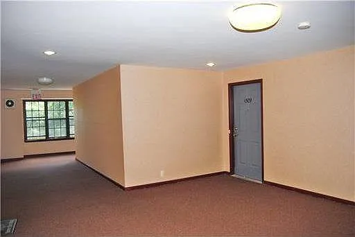 2 bed, 1198 sqft, $2,200 — Photo 2