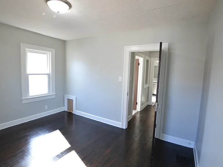 567 N Beville Ave — Photo 10