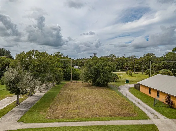 118 N Broadway St, Fellsmere, FL 32948