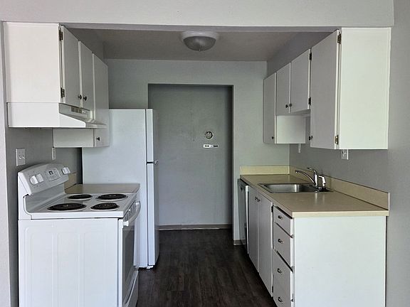 3rd image of 2705 W Lincoln Ave APT 308