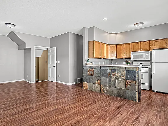3 bed, 1487 sqft, $1,995 — Photo 3