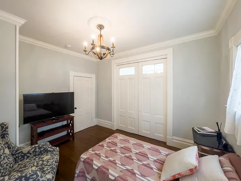 1842 Scott St — Photo 10