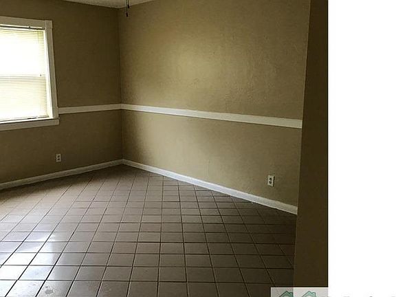 3rd image of 632 SW 16th Ave APT C
