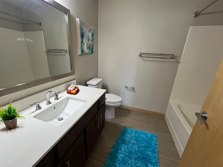 Venture Luxury High Rise — Photo 45