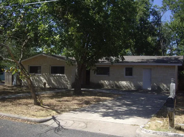 415 E Orchard St, Fredericksburg, TX 78624