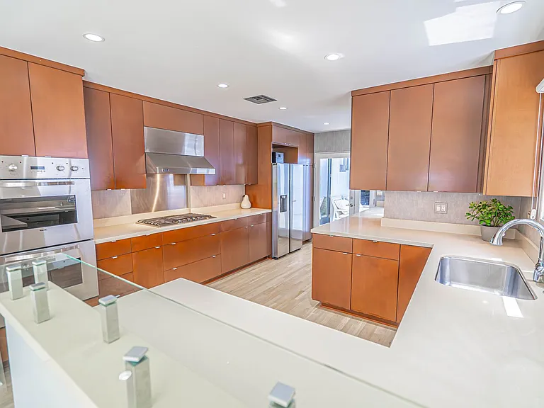8641 Metz Pl — Photo 13