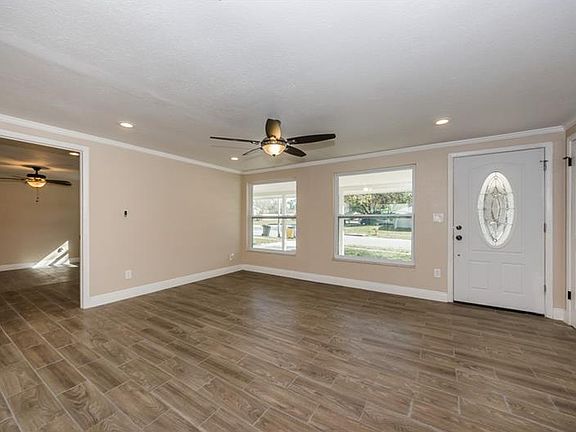4th image of 1124 Hollywood Ave