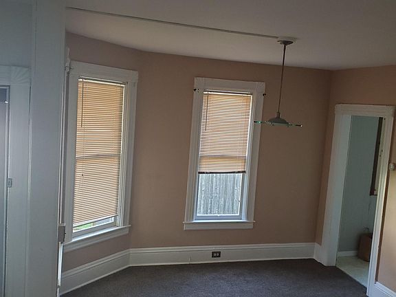 4th image of 233 Kingsbury Ave #A