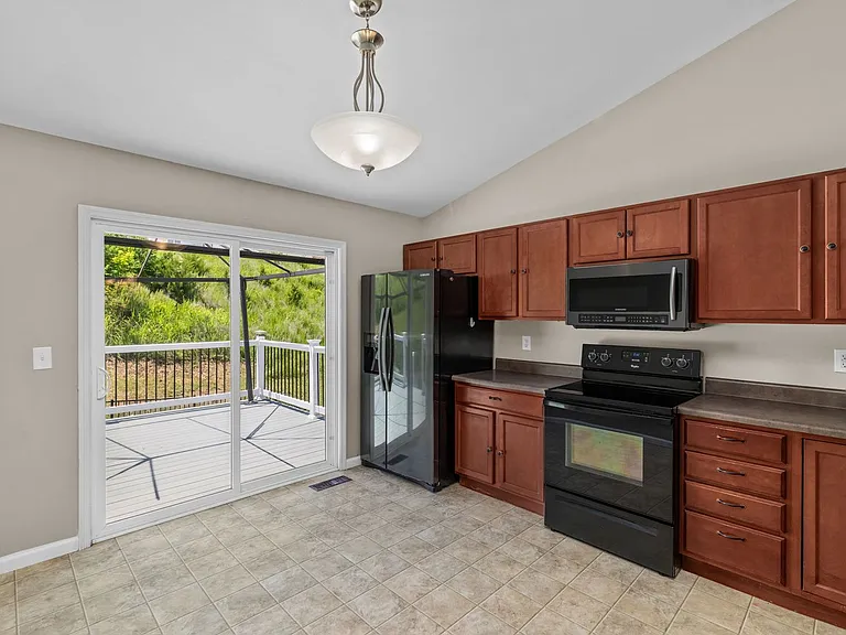 6593 Buckingham Palace Dr — Photo 13
