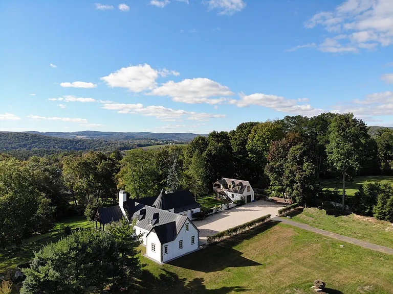31 Hilltop Rd — Photo 32
