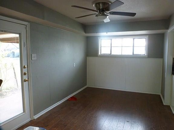 3rd image of 1302 Park Ave