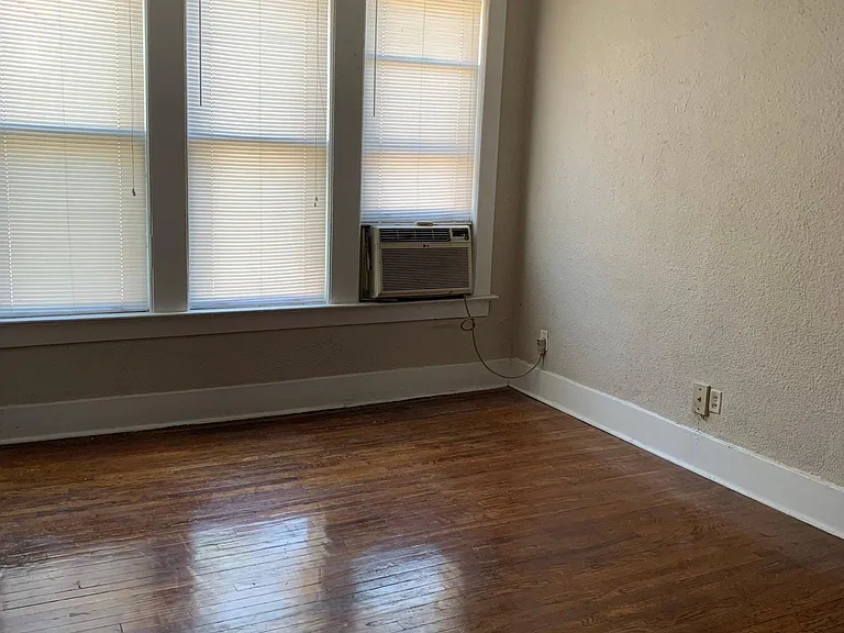 1733 Poplar Ave #7 — Photo 4