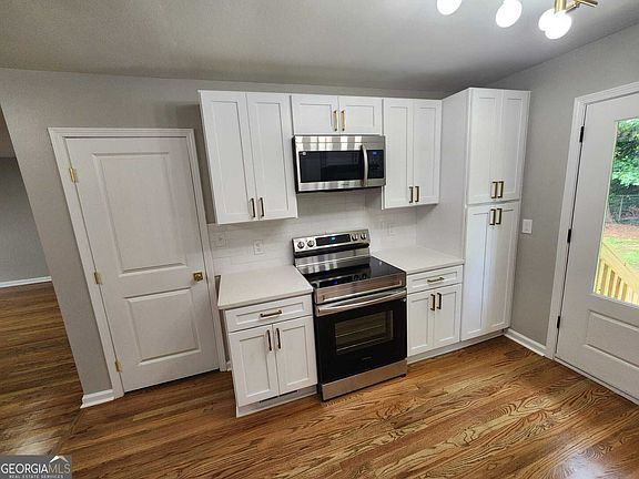 4th image of 1195 Starline Dr SE