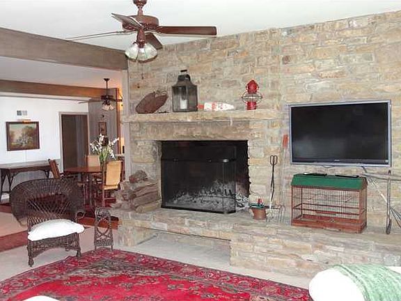 4th image of 7227 Hart Dr