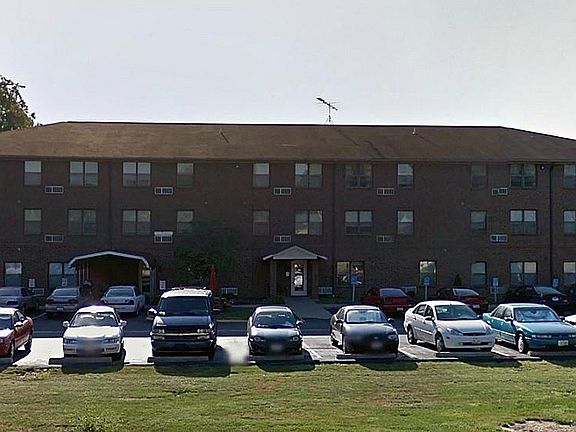 5th image of 1600 Adams Ln